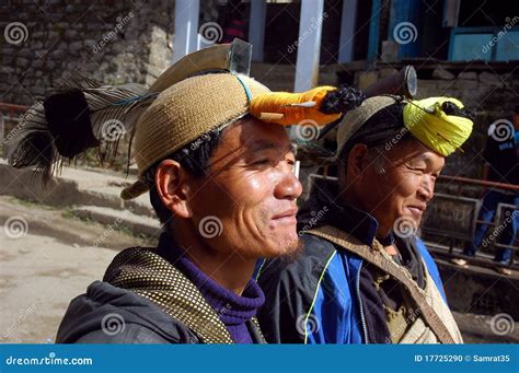 Local Mountain People India 的图像结果