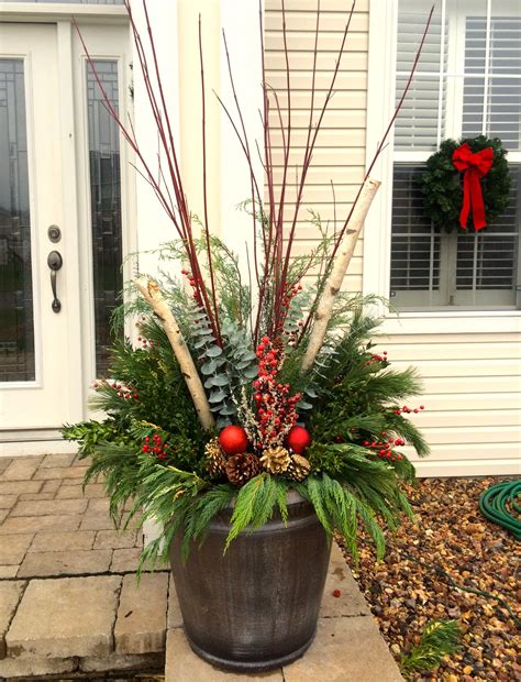 Decorating Outdoor Christmas Pots at Blossom Santistevan blog