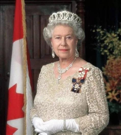 英国女王要退休？超敢穿的93岁老太太，终于可以专心做时尚ICON了！_伊丽莎白