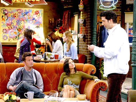 Découvrez les images du Central Perk, le café de "Friends" ouvert à New ...