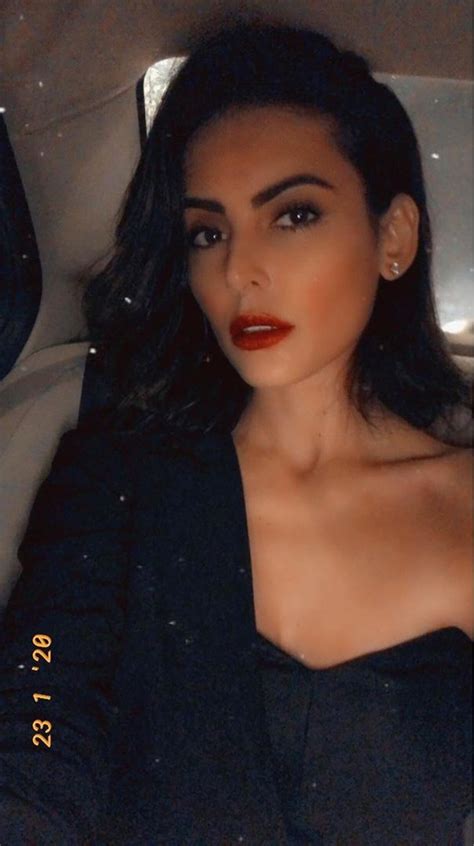 Mandana Karimi Helps The Needy With Food Amid Coronavirus Outbreak