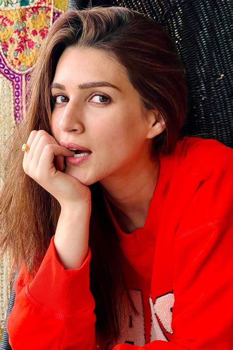 Kriti Sanon tries the new iPhone 13 Pro Max just in time for its India ...