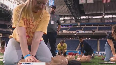CPR training at Ford Field | FOX 2 Detroit