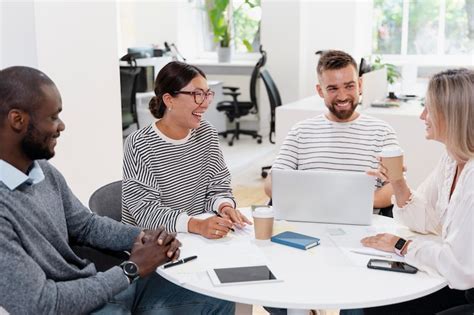 Day meeting Photos - Download Free High-Quality Pictures | Freepik
