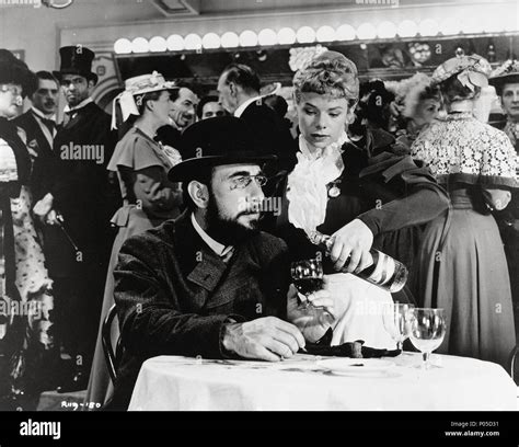 Moulin rouge film 1952 hi-res stock photography and images - Alamy