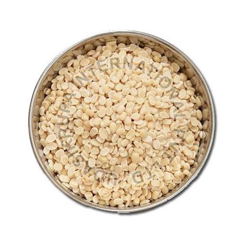 Skinned Black Gram Exporter from Surat