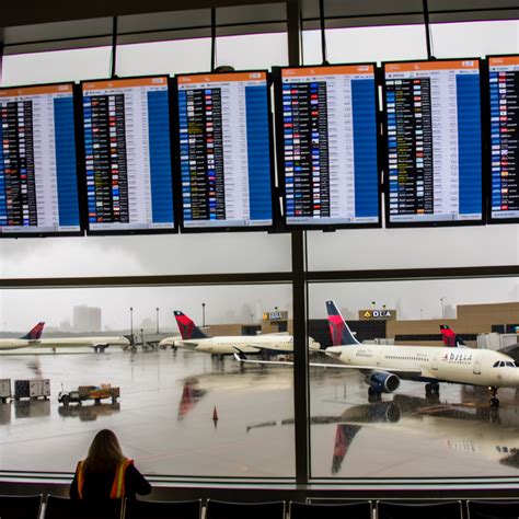 Flight delays and cancellations hit Atlanta Airport again. Delta faces ...