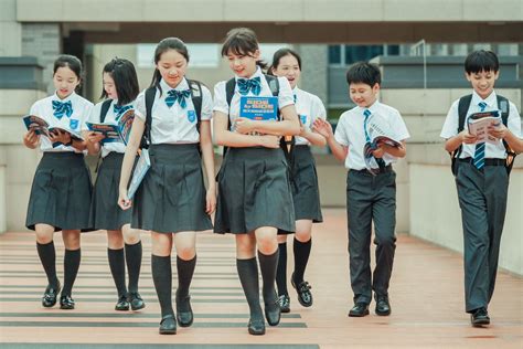 上海世界外国语学校校服购买指引-中小学生校服班服定制定做厂家