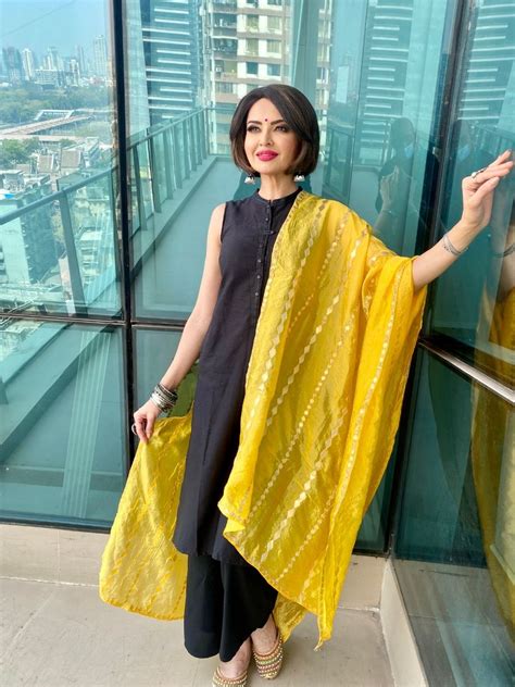 Silk Dupatta with Gotta Patti Work – Dupatta Bazaar