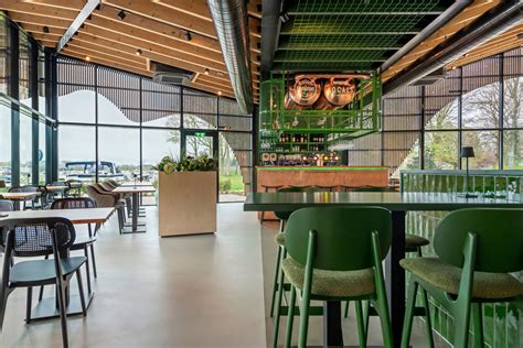 locals restaurant 的图像结果