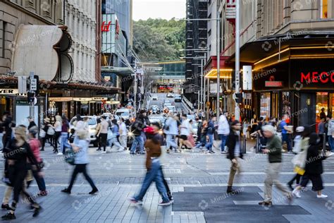 City with People 的图像结果