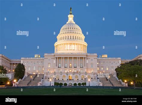 U.S. Capitol Building 的图像结果