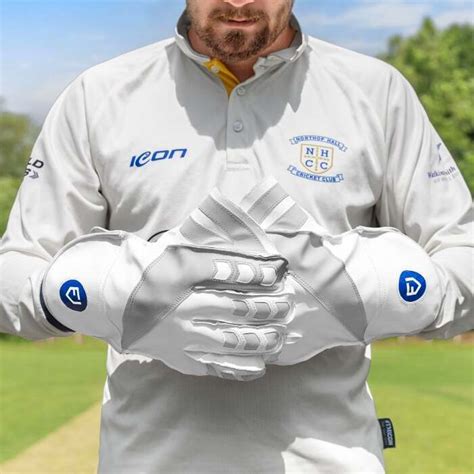 FORTRESS Wicket Keeper Gloves | Net World Sports