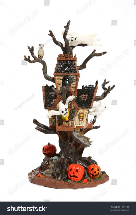9 Haunted Treehouse Images, Stock Photos & Vectors | Shutterstock