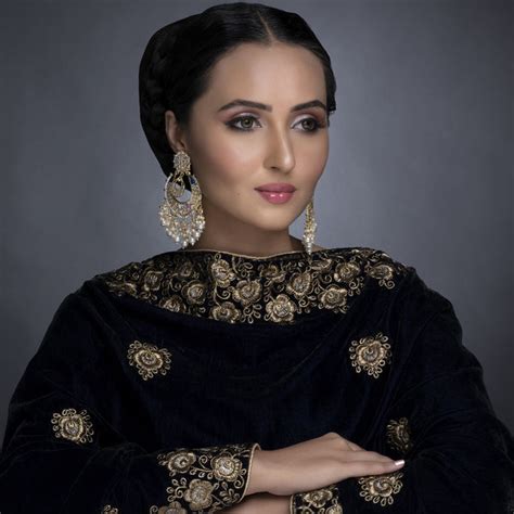 Sukkhi Sensational Kundan Gold Plated Pearl Chandelier Earring Set Wor ...