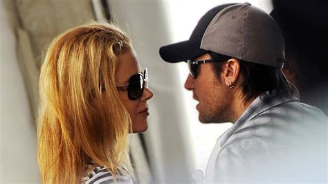 Midlife turbulence — Keith Urban’s closest friends hint at chaos behind the curtain of his ...