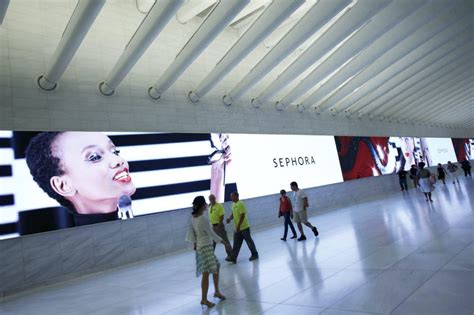 Digital Display Signage Design 的图像结果