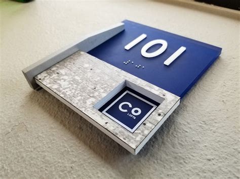 Creative Sign Designs 的图像结果