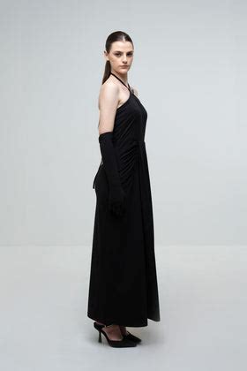 EMBELLISHED HALTER NECK DRESS – Sotbella