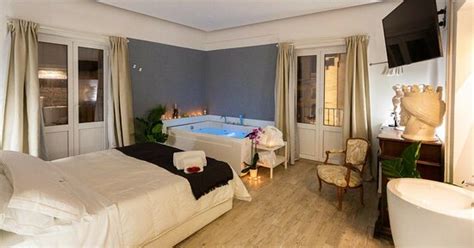 The Deluxe Suite offers a breathtaking view of the Duomo