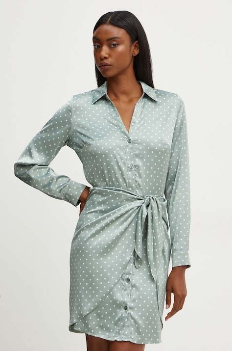 Guess sukienka bawełniana kolor zielony midi rozkloszowana | Answear.com