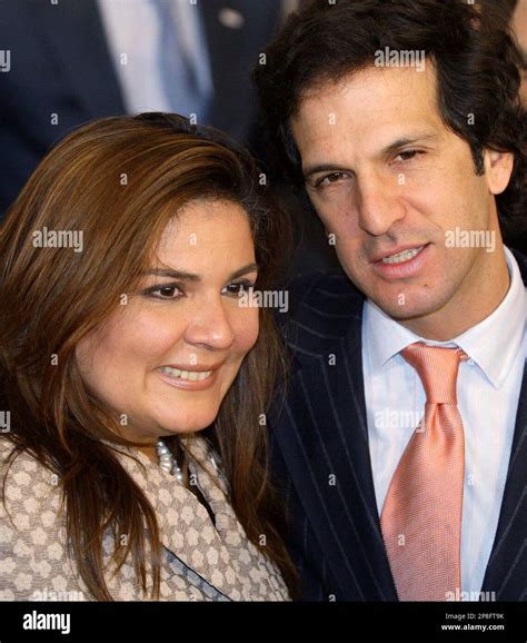 El Salvador's Foreign Minister Marisol Argueta da Barillas, left, and her Colombia's counterpart ...