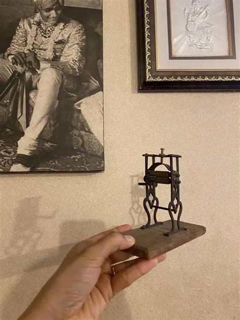 In The Museum Of Material Memory, Everyday Objects Stand For Love ...