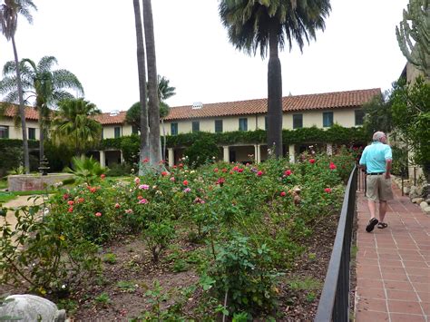 Courtyard of the Santa Barbara Mission. | Photo