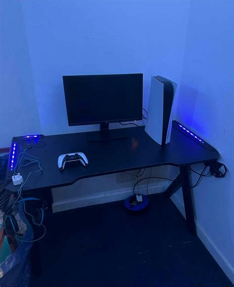 Alienware Ultimate Gaming Computer Desk 的图像结果