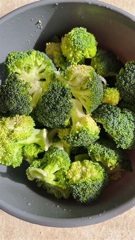 Bang Bang Broccoli (Vegan) - The Foodie Takes Flight