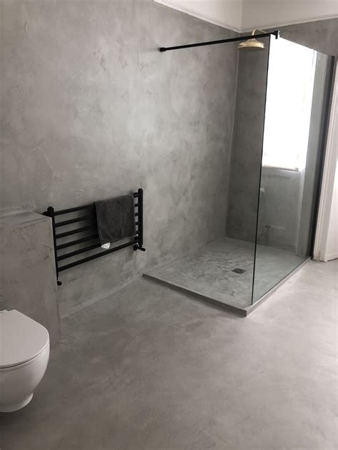 Vertical Concrete Shower Walls