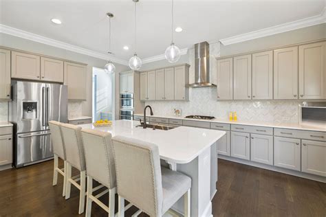 Off White Kitchen Cabinets: A Timeless Choice