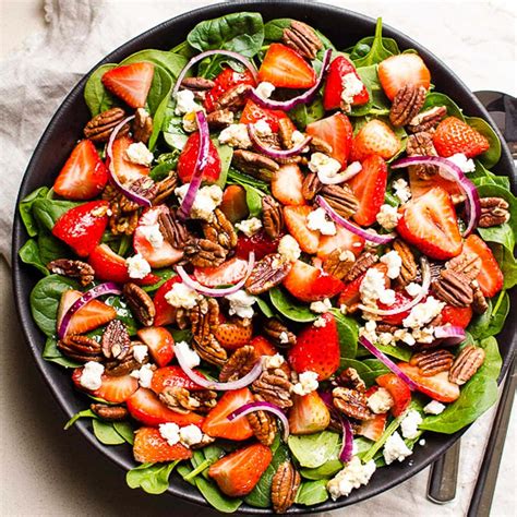 Strawberry Spinach Salad Recipe with Balsamic Dressing - iFoodReal.com