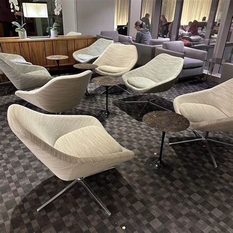 Review: OneWorld Lounge LAX