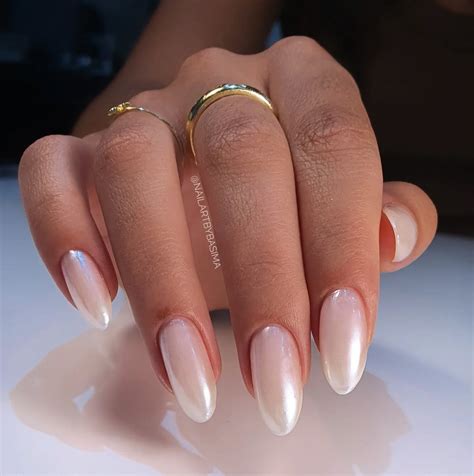 https://doctor-explains.com/wp-content/uploads/2025/04/00002-Pearl-Chrome-Nails.jpg