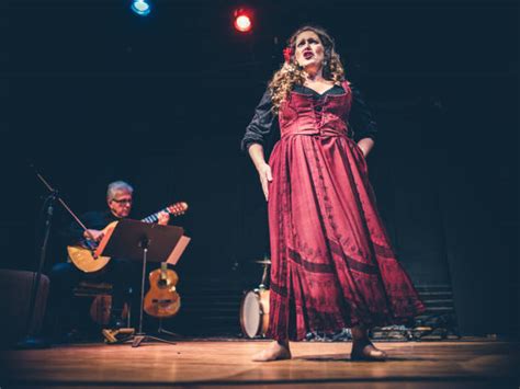 Opera Singer Singing 的图像结果