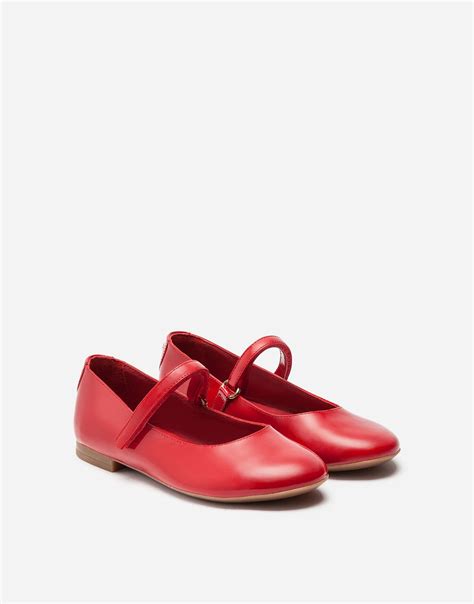 Patent leather Mary Janes