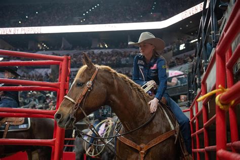 premier women's rodeo for the lover of rodez Background