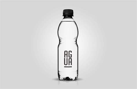 Free Clear Plastic Bottle Mockup (PSD)