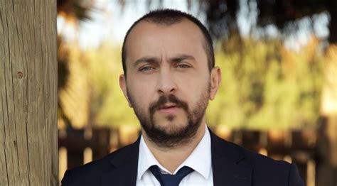 Menadžer Alija Ataya demantovao da glumac napušta seriju Son Yaz ...