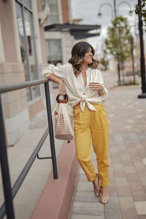 STYLING SUMMER ESSENTIALS | CHIC TALK | Yellow pants outfit, Chic ...