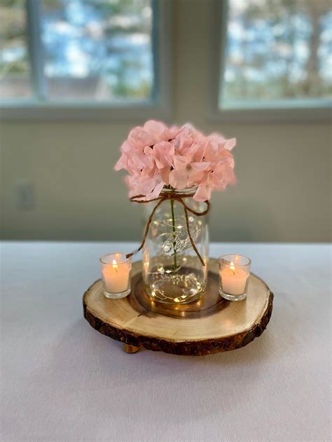 Rustic wedding centerpieces with fairy lights | Beachweddingtips.com