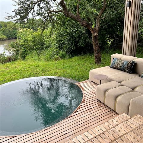 ANDBEYOND GRUMETI SERENGETI RIVER LODGE (Serengeti National Park ...