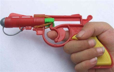90后童年时代几大玩具枪：最后一把曾杀伤无数的生物