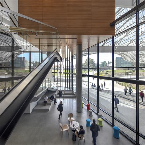 Gallery of Student Services Building / CO Architects - 16