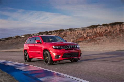 Jeep Gifts The 2018 Grand Cherokee Trackhawk With 707 HP Hellcat V8 - autoevolution
