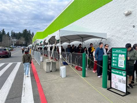 Inside the store: T&T Supermarket serves up a supersized Asian culinary ...