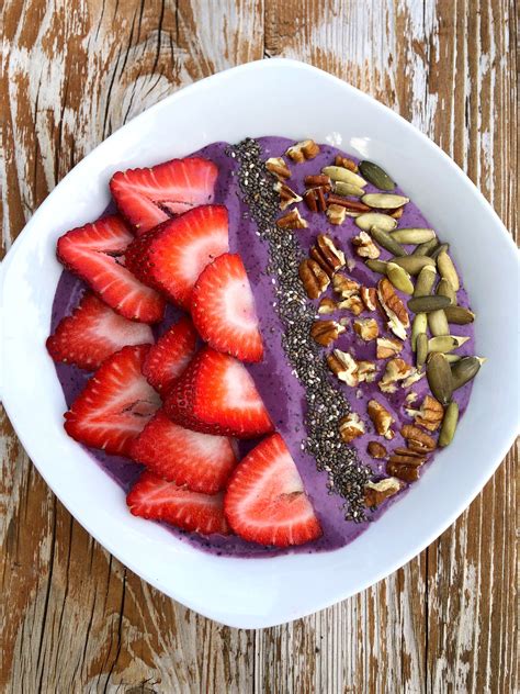 Lower-Carb High-Protein Vegan Smoothie Bowl Recipe | POPSUGAR Fitness