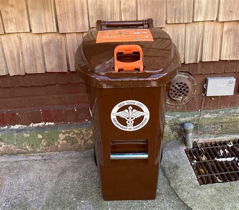 Composting Returns to North Brooklyn -- North Brooklyn Dispatch