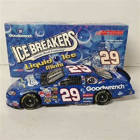..2004 Kevin Harvick 1/24thGM Goodwrench "Ice Breakers Liquid Ice" c/w car